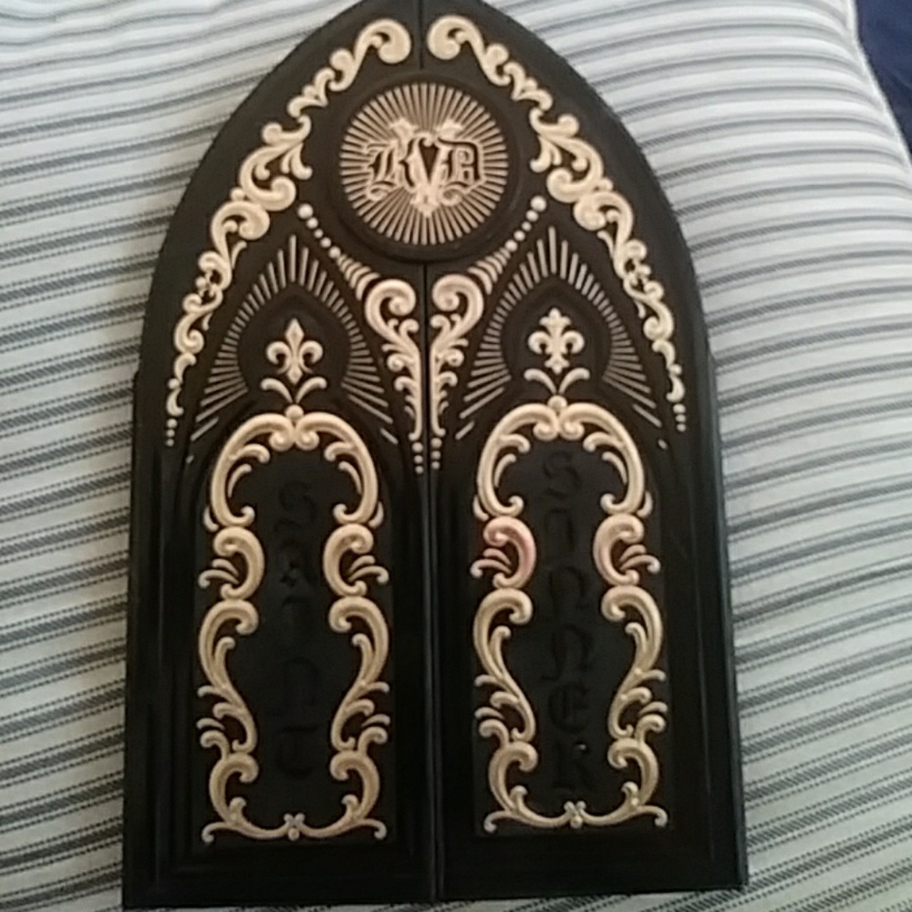 Kat Von D Saints and Sinners Palette